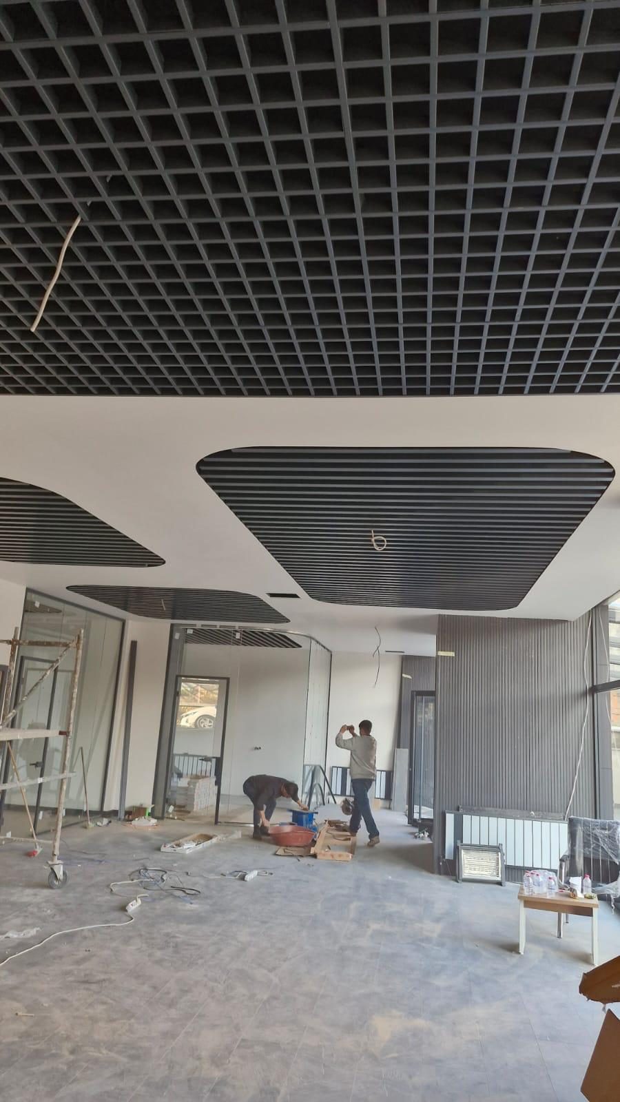 Siyah petek (open cell) tavan uygulaması – Galata Elektronik